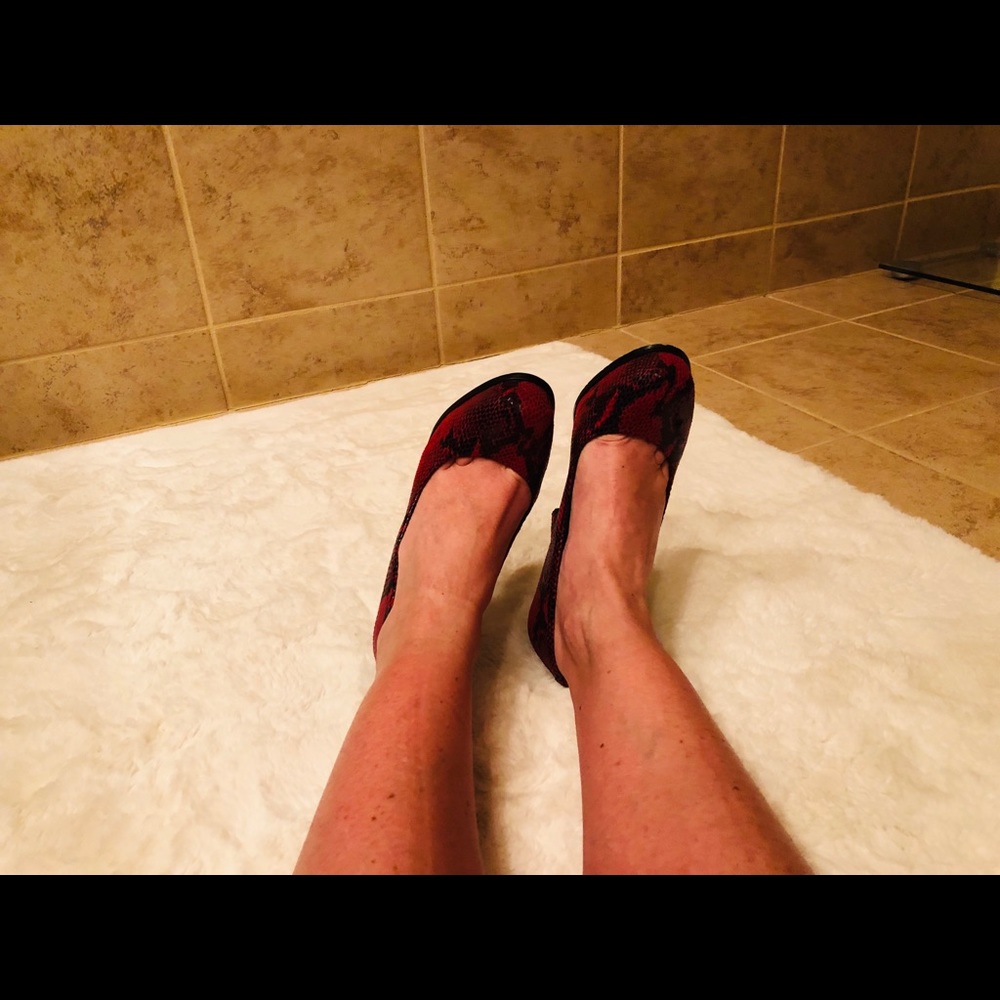 Nine West red shoes